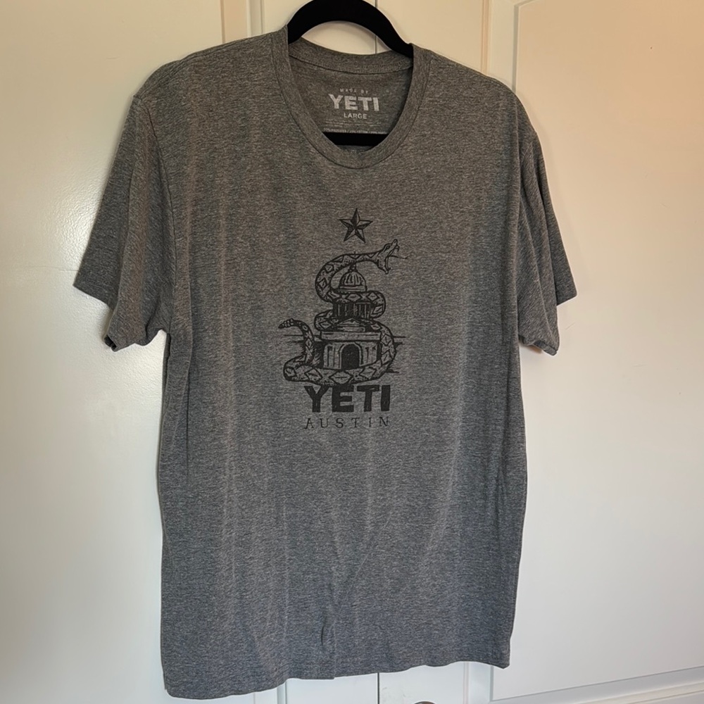 YETI Gray Graphic Men's T-Shirt